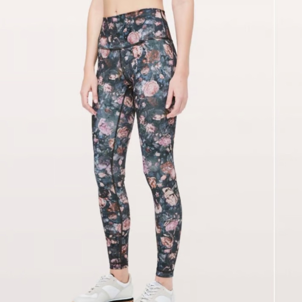 Lululemon Athletica Speed Up Tight in Frosted Rose Floral Size 8